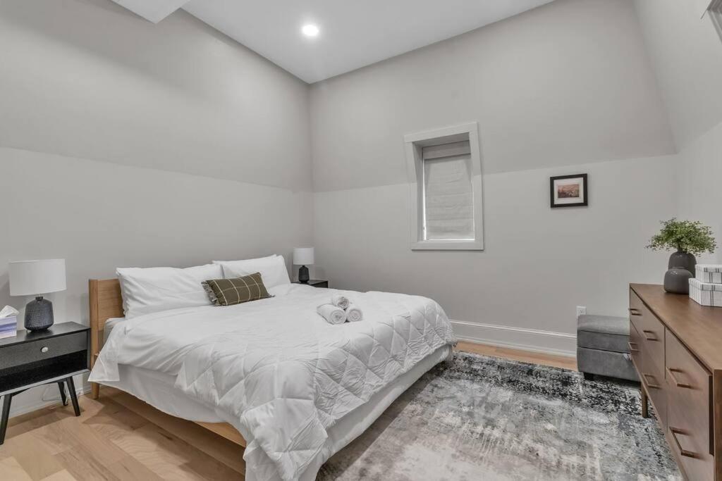 バッファローCarriage House Loft - King Bed And Garage Parkingアパートメント エクステリア 写真